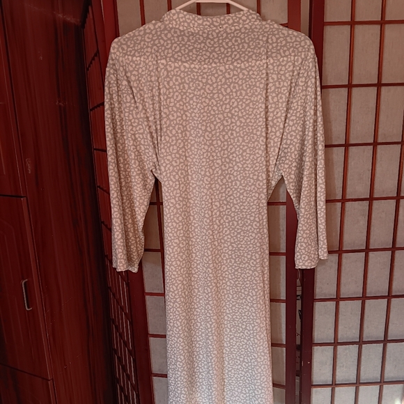 Rene Rofe Cream Patterned Women's Robe - Picture 3 of 3